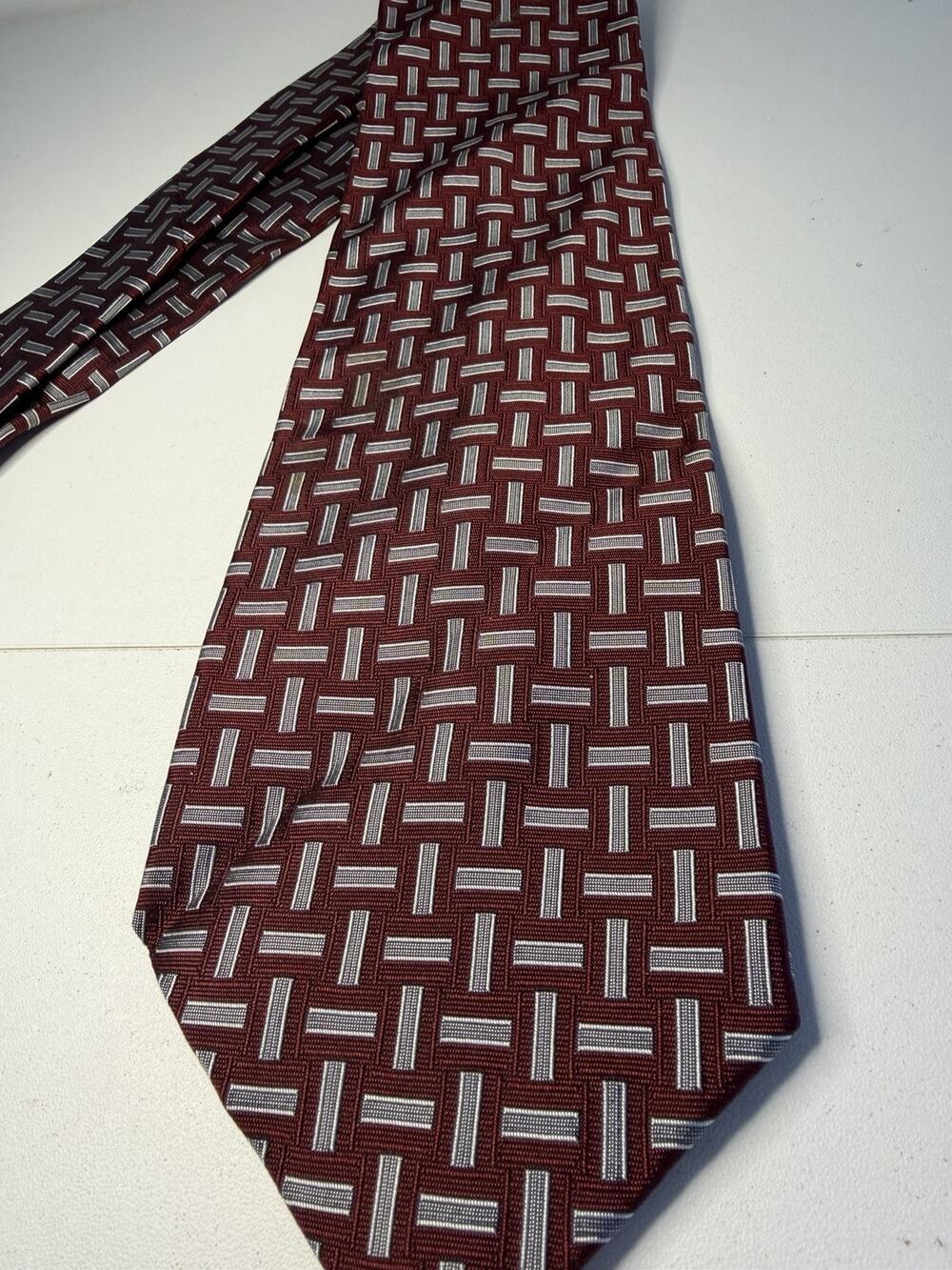 Lauren Ralph Lauren 100% Silk Tie Burgundy Grey Geometric Mens Neck Tie